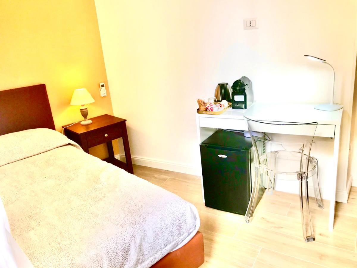 Agora Singola Con Bagno Privato Adiacente Bed & Breakfast Naples Exterior photo