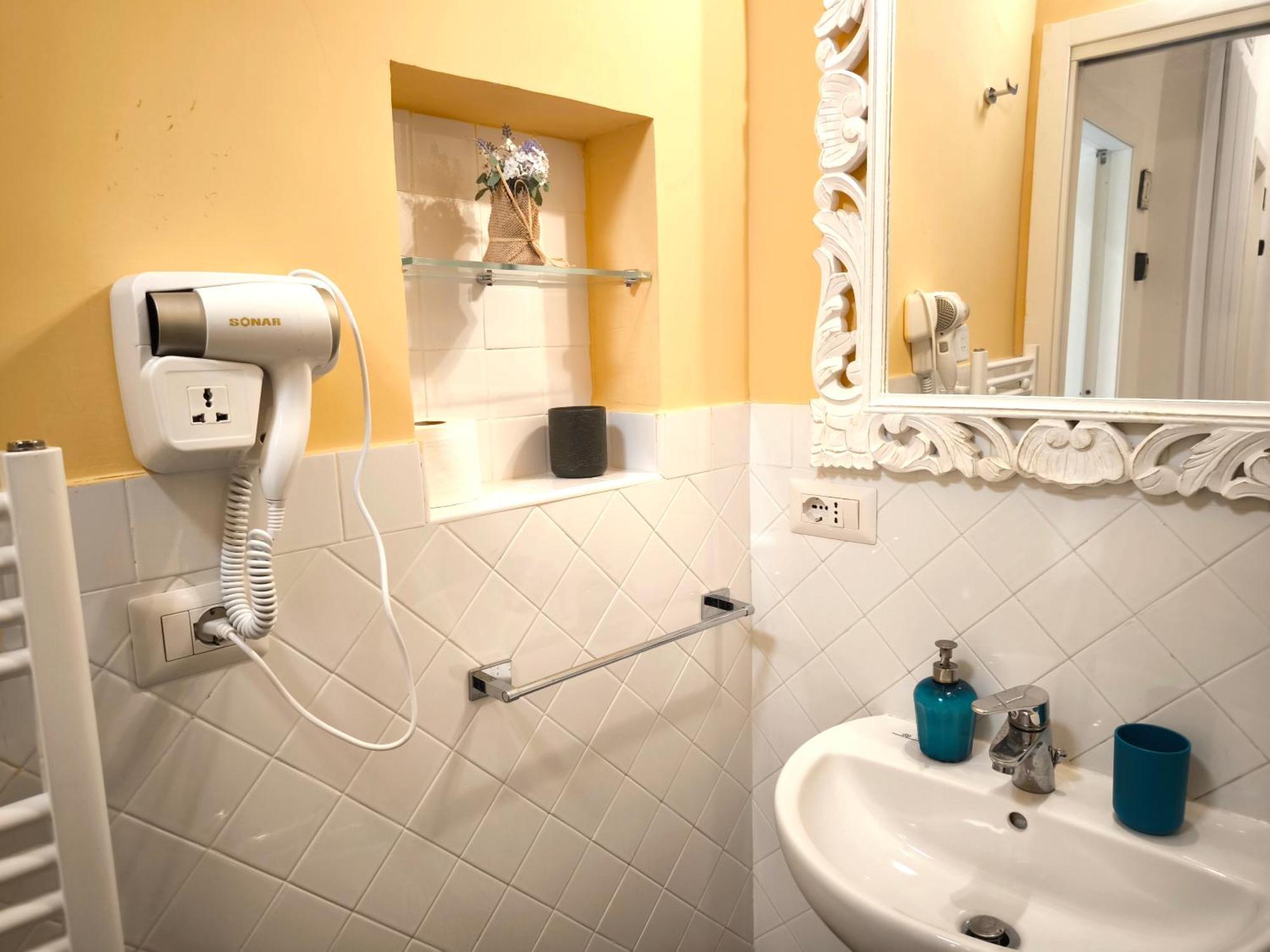 Agora Singola Con Bagno Privato Adiacente Bed & Breakfast Naples Exterior photo