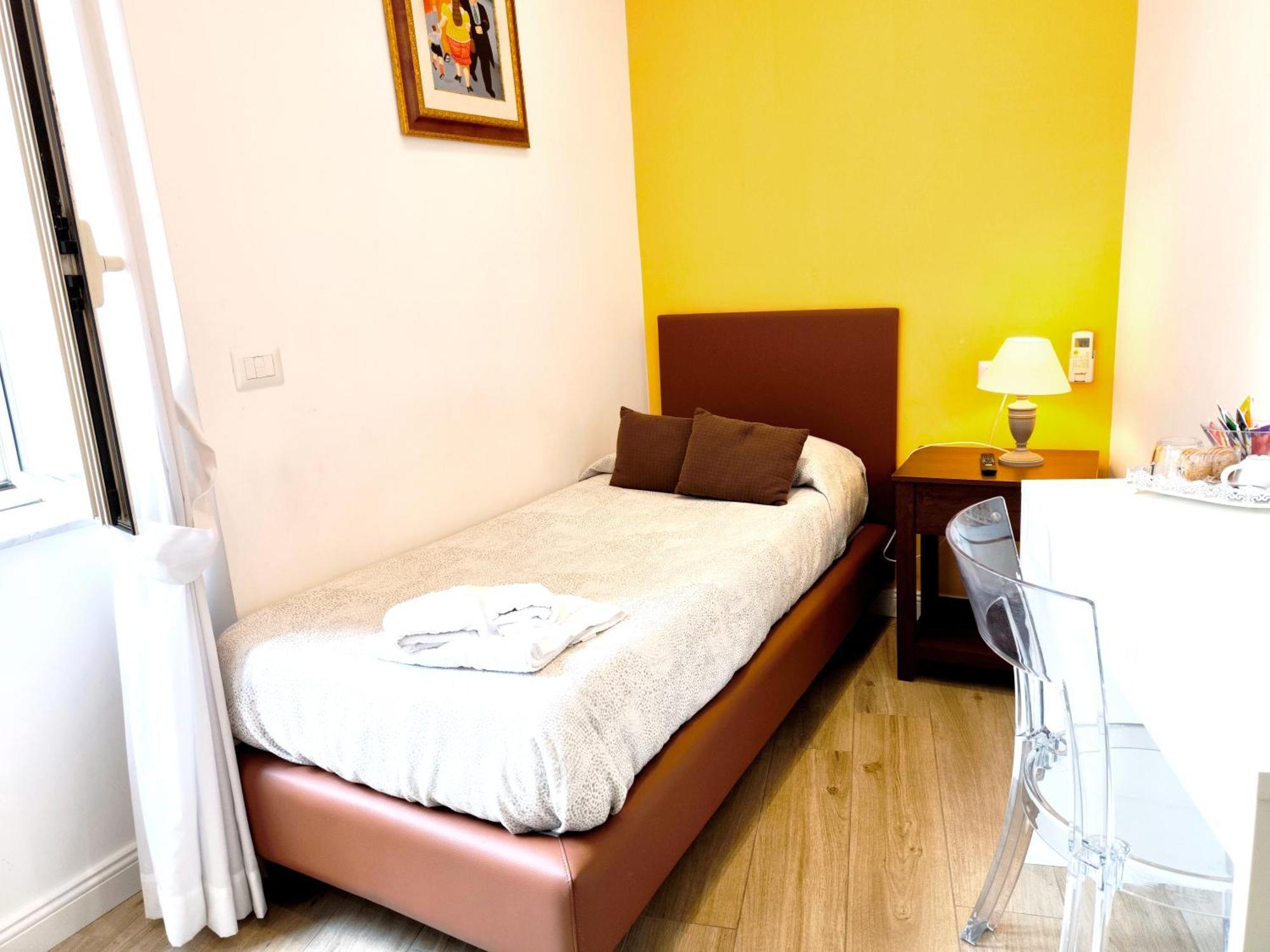 Agora Singola Con Bagno Privato Adiacente Bed & Breakfast Naples Exterior photo